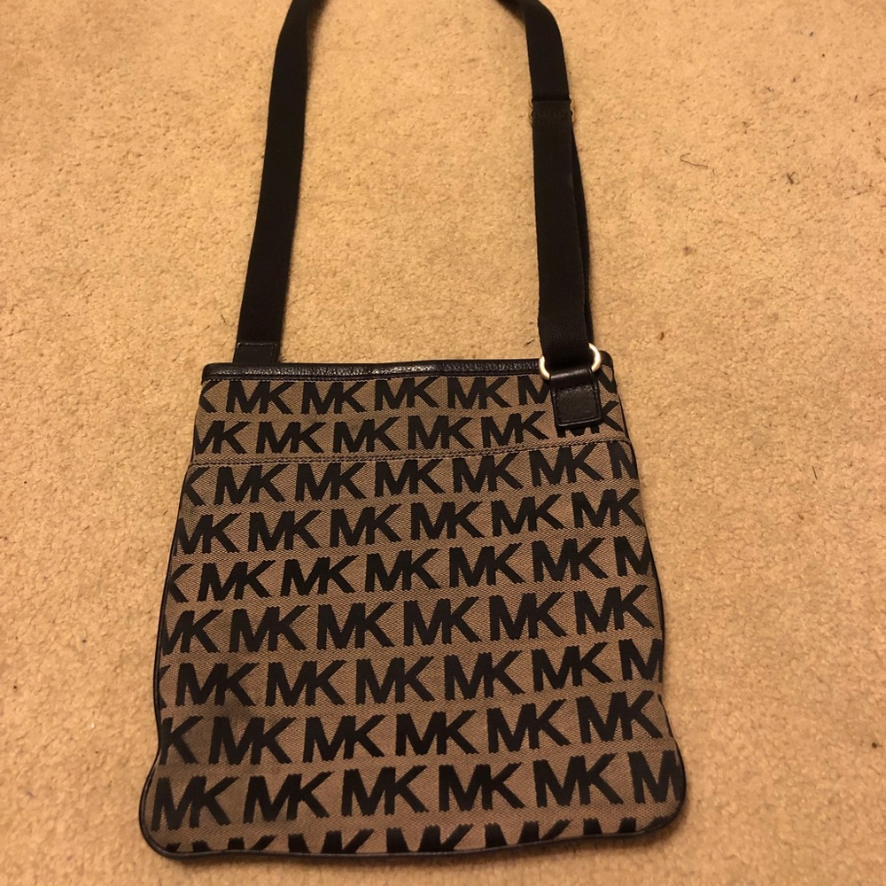 Black Michael Kors Crossbody